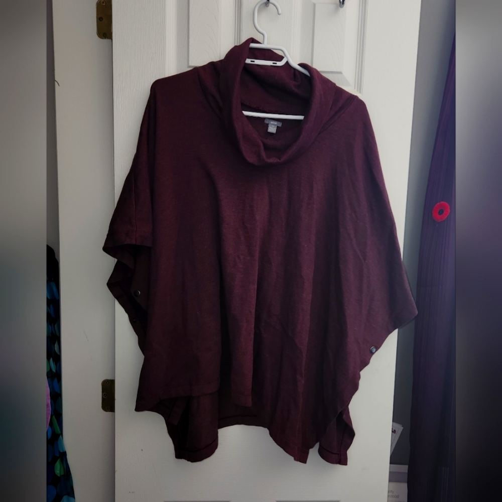 (M) Aerie Poncho maroon burgundy cape top